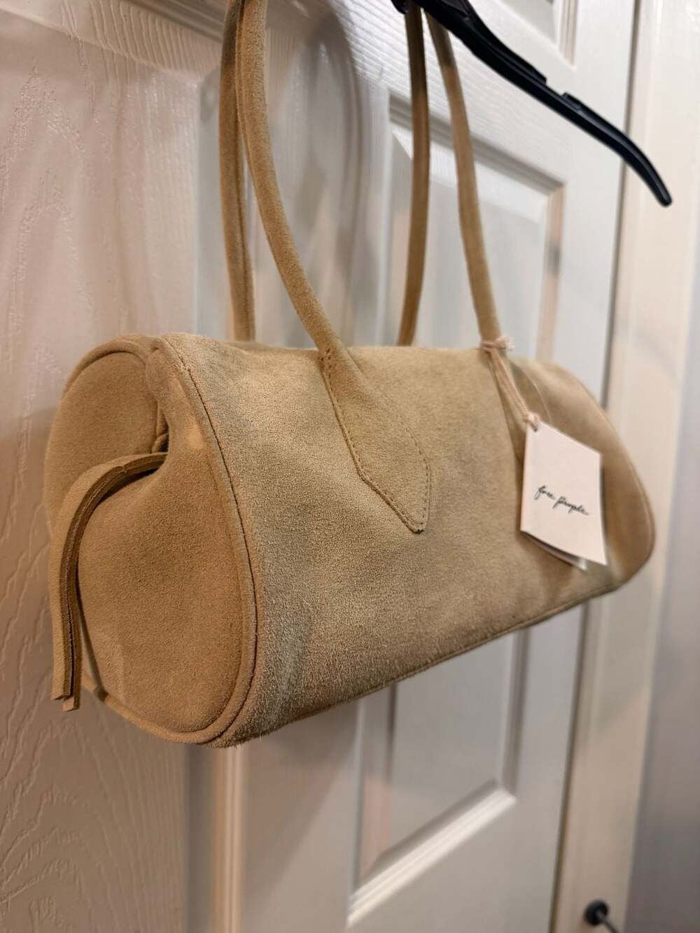 Free People Sierra Suede Shoulder Bag in Banana Pudding- NWT - Picture 2 of 7